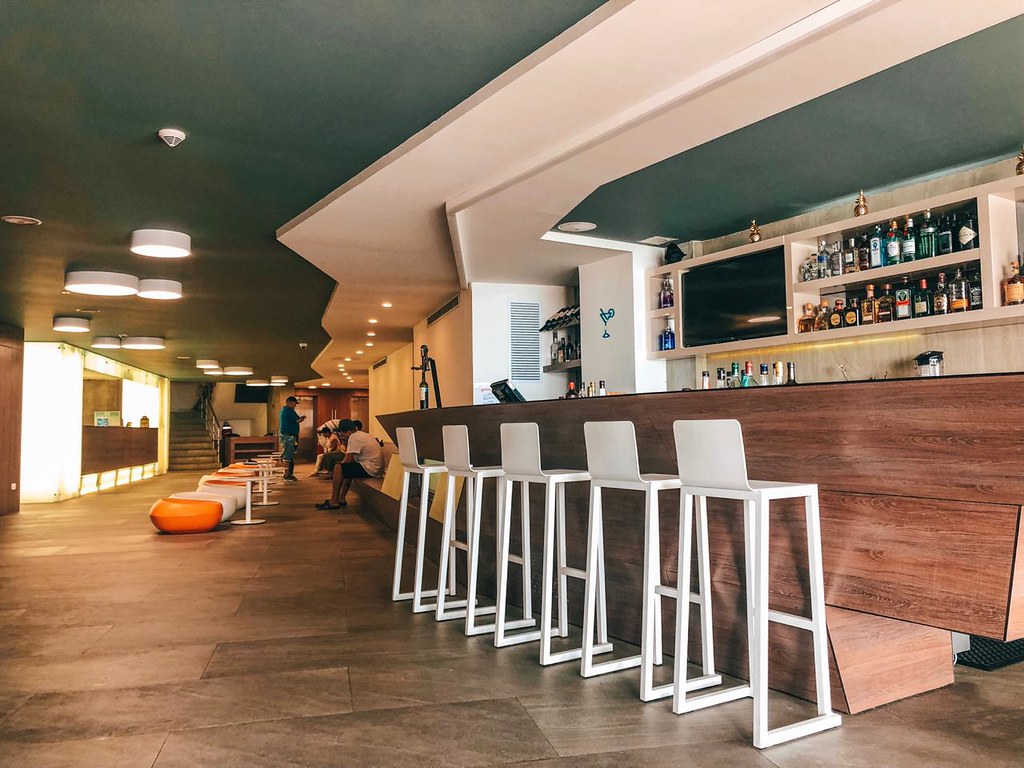 51018987987_aa2afc5dbe_b-1